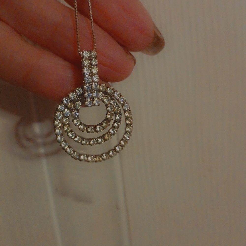 3 Rings Necklace - Picture 2 of 4